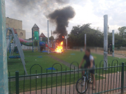 تخريب ممتلكات المدينة - حريق في حديقة ألعاب للأطفال في حي رمات أشكول باللد 