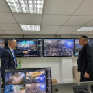 صورة: رئيس بلدية اللد يُتابع مجريات الأحداث في المدينة 