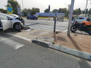 إصابة رجل وامرأة بحادث طرق قرب الرملة 