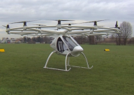 فيديو: أول رحلة مأهولة للسيارة الطائرة بألمانيا