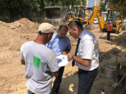 صور: البدء بترميم مدخل نادي المسنين في مدينة الرملة 