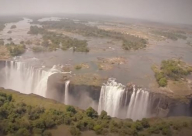 فيديو: شلالات فيكتوريا الأكبر في العالم