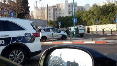 بالصور: إصابة متوسطة لراكب دراجة هوائية بحادث دهس في اللد 