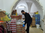  اللد: لجنة الزكاة تستقبل شحنة جديدة من الخضار لتوزيعها على الأهالي