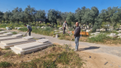 مبادرة لتنظيف مقبرة طاسو في مدينة يافا 