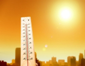 اجواء شديدة الحرارة وإرشادات مع بلوغ الموجة ذروتها