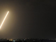 المدفعية الاسرائيلية تقصف وسط قطاع غزة بعد سقوط صاروخ بالنقب