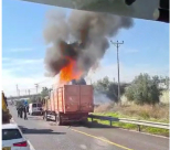 اندلاع حريق بشاحنة على شارع 40 مفرق اللد