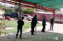 زفاف على أنقاض "خيام الأفراح" المقتلعة باللد