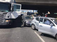 بالصور: اصابة شخصين بحادث طرق متسلسل شمال مدينة يافا 