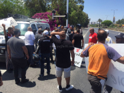 فيديو: تظاهرة الصيادين تخرج عن السيطرة والشرطة تمنع المتظاهرين من اغلاق شارع 44 الرئيسي 