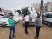 الرملة: شبيبة الرباط توزع الحلوى والمشروبات على الاهالي في ذكرى المولد النبوي الشريف