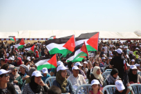 صور: الآلاف يشاركون بمسيرة العودة إلى قرية “وادي زُبالة” في النقب