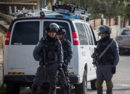   عملية طعن في القدس - اصابة شخص بجراح خطيرة واطلاق النار على المنفذ