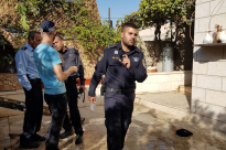 اصابة حرجة لطفلين أشعلا النار في منزلهما في بيت حنينا بالقدس 