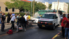 فيديو: إصابة متوسطة لسيدة وراكب دراجة بحادث دهس في يافا