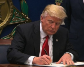 إلغاء 100 ألف تأشيرة دخول إلى الولايات المتحدة