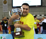  الشاب هاشم دسوقي من يافا يفوز مع فريقه في بطولة اوربية لكرة القدم المصغّرة للصم