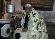 وتتوالى صرخات اليافيين من مخيم اليرموك - سيدة يافية مريضة محتجزة داخل المخيم