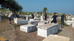 بمشاركة العشرات.. معسكر عمل لصيانة وتنظيف مقبرة الكازاخانة بيافا، ودعوات للحضور