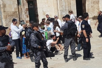 924 مستوطنًا يقتحمون الاقصى اليوم