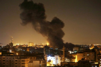 الجيش الاسرائيلي يُعلن قصف 100 هدف بغزة الليلة 