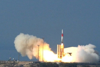 كوريا الشمالية تطلق صاروخين مجهولين