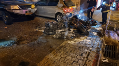 بعد منتصف اللية - احراق دراجتين ناريتين بيافا