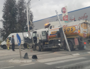  الرملة: اصابة طفيفة بحادث طرق بين شاحنتين