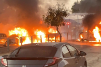  فيديو: حرق 4 سيارات في حي جني افيف بمدينة اللد 