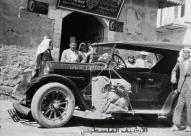  صورة لأول سيارة مرسيدس تصل مدينة يافا عام 1939 