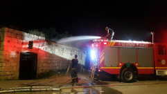 مطالب بحظر بيعها - حريق في المصبنة باللد بسبب المفرقعات والألعاب النارية