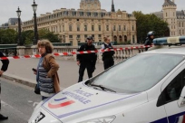 فرنسا ترفع حالة التأهب القصوى