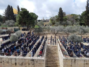 30 ألف صلّوا الجمعة في الأقصى وباب الرحمة، ومبعدون صلّوا خارجه