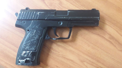  اللد: الشرطة تعتقل مشتبهاً بأربع حالات سطو تحت تهديد السلاح 