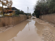 كما هو الحال طيلة عشرات السنين - قرية دهمش تحت حصار مياه الأمطار دون حلول
