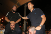 فيديو: الشرطة تُطلق سراح رئيس الهيئة الاسلامية المنتخبة وزملائه شريطة إلغاء المسيرة 