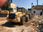  بالفيديو: هدم مبنى غير مسكون في حي النزهة بيافا لإقامة مشروع سكني ضخم