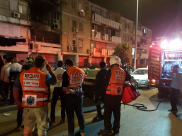 فيديو: إندلاع حريق بشقق سكنية في اللد وطواقم الاطفائية تهرع للمكان