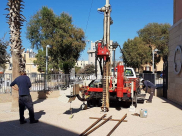 فحص الأرض الجوفية تمهيداً لإقامة غرفة لياقة بدنية في المركز الجماهيري بيافا