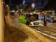  فيديو: بعد منتصف الليلة - احتراق مركبة في مدينة يافا 