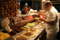 مطعم حاج كحيل بيافا تهنّئكم بحلول رمضان وتعلن عن خدمة "Take Away"