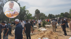   بالفيديو: جمع غفير من أهالي الرملة يشيعون جثمان الشاب أكرم أبو عامر