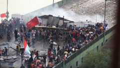 42 قتيلاً بالعراق.. والمتظاهرون يدعون للتصعيد