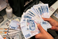 الليرة التركية تشهد أسوأ انهيار لها في 20 عاما