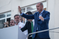 أردوغان بعد الإدلاء بصوته: تجذرت الديموقراطية بتركيا وتطورت