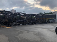  فيديو: حرق عدة حافلات في مدينة الرملة الليلة الماضية