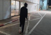 عائلة فتى أصيب بحادث دهس تطلب من السائقة المتسببة بالحادث التواصل معها