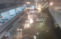 فيديو: غرق شوارع - أمطار غزيرة تهطل على مدينتي اللد والرملة 