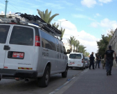 اللد: الشرطة تداهم عدداً من البيوت والمحلات التجارية في المدينة 